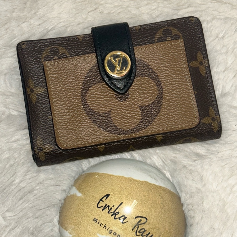 Louis Vuitton Reverse Monogram Juliette Compact‎ Wallet